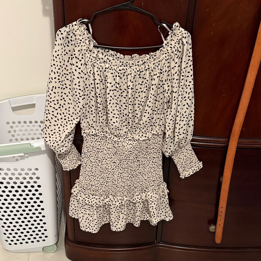Essue Cream and Black Mini Dress
